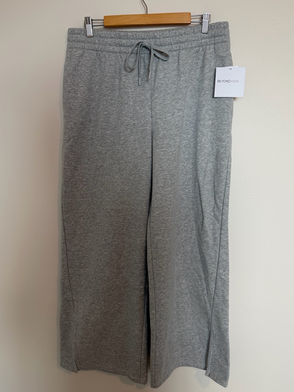 Beyond Yoga Gray Wide-Leg Sweatpants Short